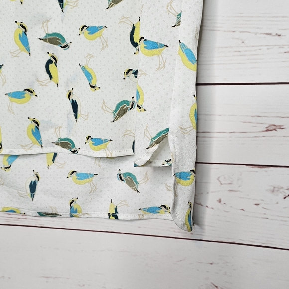 Kensie Bird Pattern Sleeveless Top - Picture 5 of 11